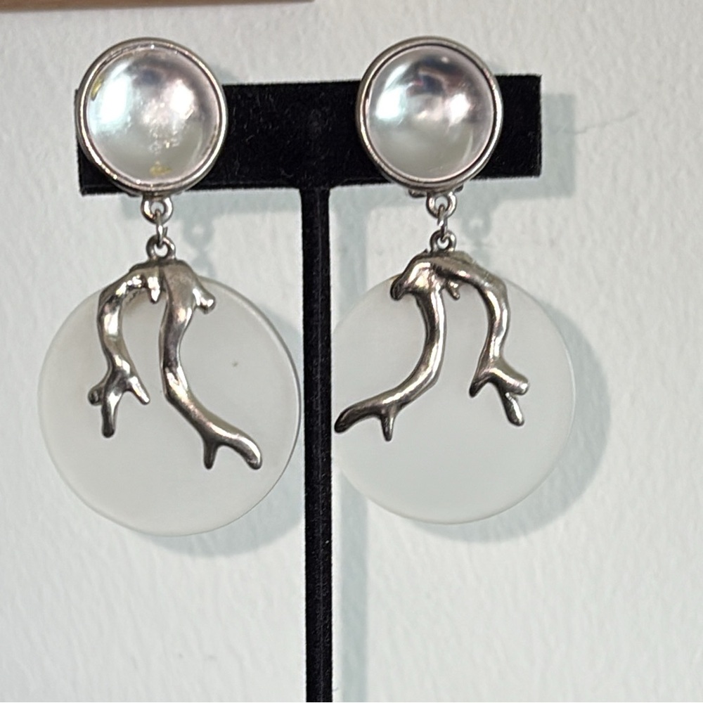 BEN-AMUN Dangle Clip-On Earrings